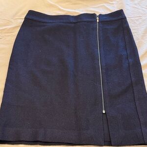 Banana Republic black pencil skirt with front zipper- 8